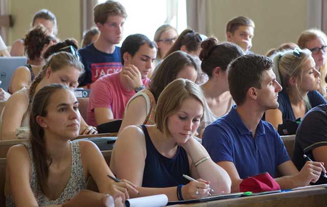 Sinh viên đi du học tại Đức cần chuẩn bị chi phí sinh hoạt
